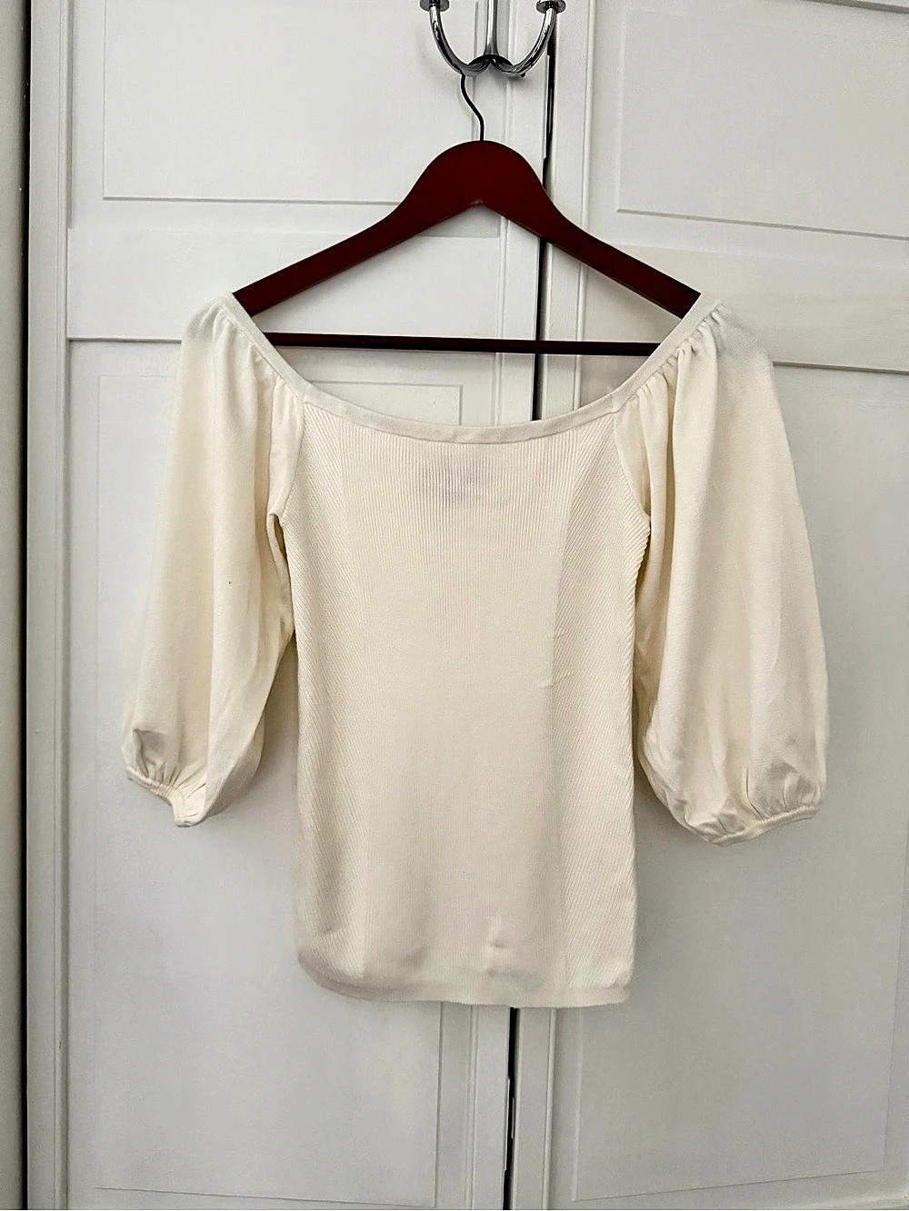 Express Balloon Sleeve Blouse in Off White Size Small Like New